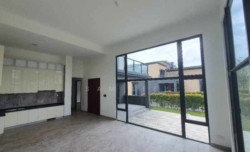Cluster House for Sale in Forest City (Gelang Patah) - Sam Tee - Living Room - PropertyGuru.com.my