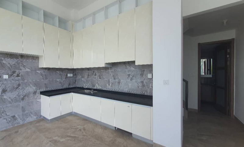 Cluster House for Sale in Forest City (Gelang Patah) - Sam Tee - Kitchen - PropertyGuru.com.my