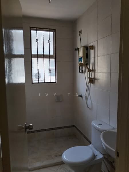 2-storey Terraced House for Sale in Kota Kemuning (Shah Alam) - Ivy Tan - Bathroom - PropertyGuru.com.my