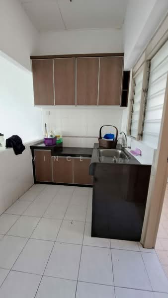 Greenlane Heights Block E untuk Untuk Dijual - RM 295,000, Mac 2026 - Kitchen - PropertyGuru.com.my
