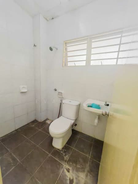 Townhouse for Sale in Taman Putra Perdana (Puchong) - Evan Goh - Bathroom - PropertyGuru.com.my