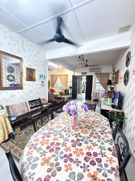1-storey Terraced House for Sale in Klang (Selangor) - Joanne Lim - Living Room - PropertyGuru.com.my