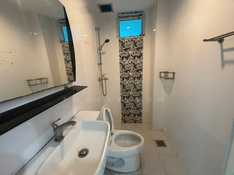 Apartment for Sale at Sri Samudera Apartment (Seaview Residence Suites) - Phoebe Foo - Bathroom - PropertyGuru.com.my