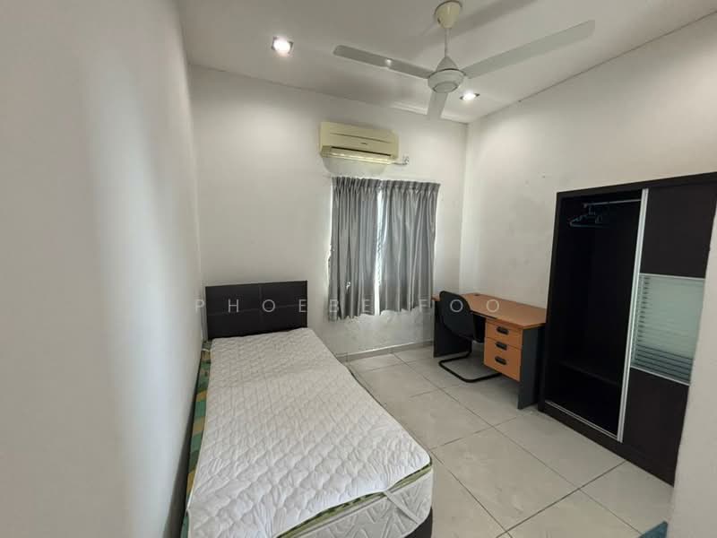 Apartment for Sale at Sri Samudera Apartment (Seaview Residence Suites) - Phoebe Foo - Bedroom - PropertyGuru.com.my