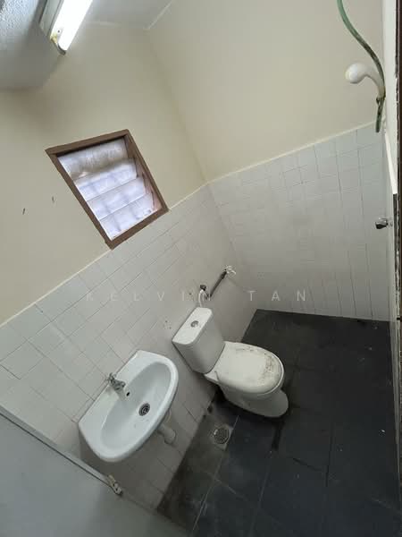 2.5-storey Terraced House for Rent in Desa Setapak (Wangsa Maju) - Kelvin Tan - Bathroom - PropertyGuru.com.my