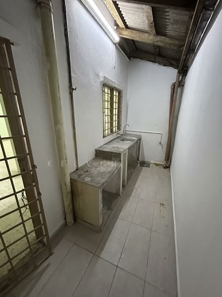 2.5-storey Terraced House for Rent in Desa Setapak (Wangsa Maju) - Kelvin Tan - Kitchen - PropertyGuru.com.my