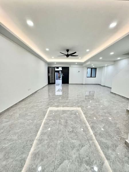 Bandar Baru Permas Jaya untuk Untuk Dijual - RM 828,000, Mac 2026 - Living Room - PropertyGuru.com.my
