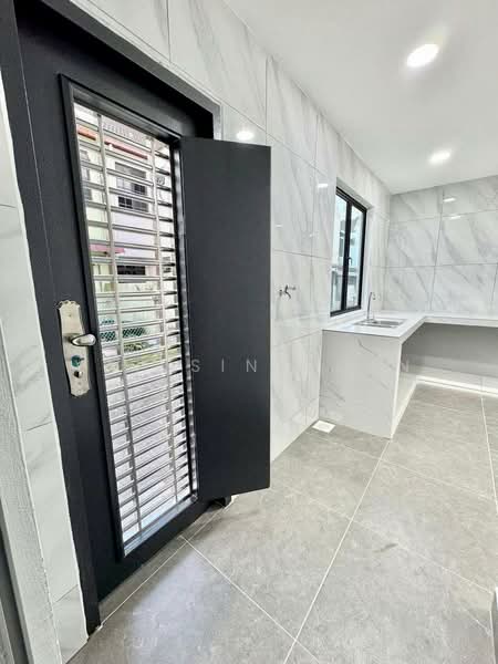 Bandar Baru Permas Jaya untuk Untuk Dijual - RM 828,000, Mac 2026 - Entrance - PropertyGuru.com.my