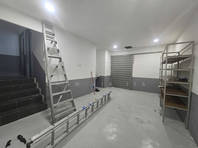 Johor Jaya Rosmerah untuk Untuk Disewa - RM 6,000 /bulan, Apr 2026 - Entrance - PropertyGuru.com.my