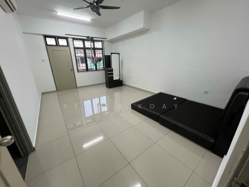 2-storey Terraced House for Sale in Taman Daya (Johor Bahru) - Kelvin Koay - Bedroom - PropertyGuru.com.my