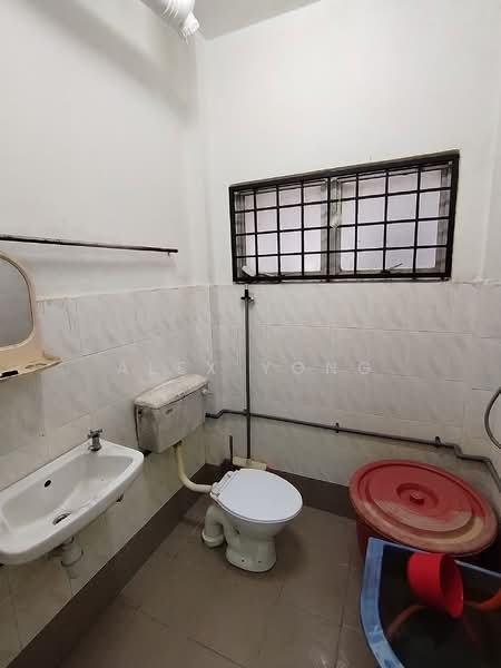 Apartment for Rent at Kekwa Apartment - Alex Yong - Bathroom - PropertyGuru.com.my