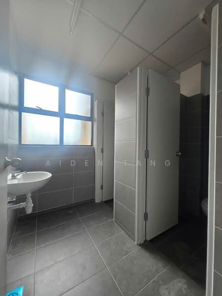 Kilang untuk Disewa di Kulai (Johor) - Aiden Tang - Bathroom - PropertyGuru.com.my