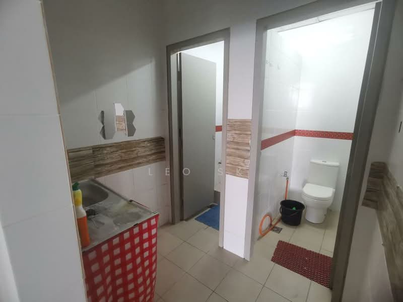 Shop / Office for Sale in Johor Bahru (Johor) - Leo SK - Bathroom - PropertyGuru.com.my