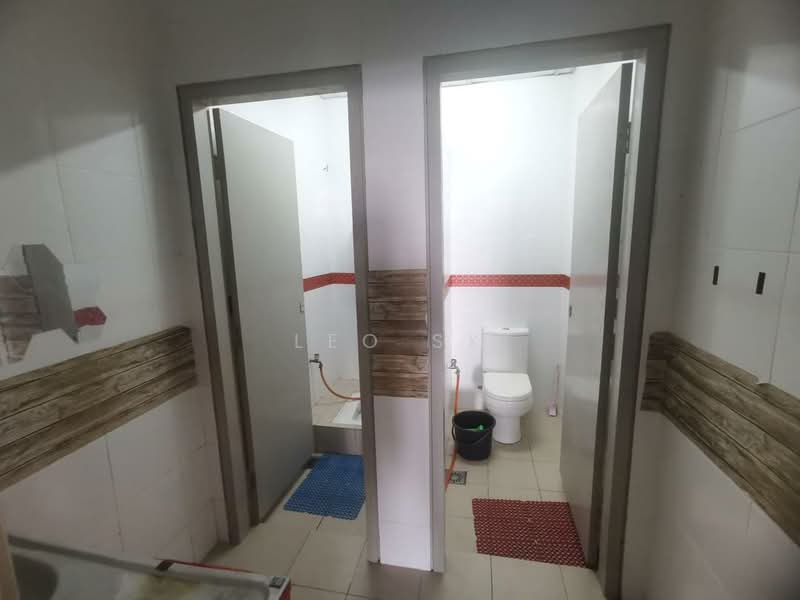 Shop / Office for Sale in Johor Bahru (Johor) - Leo SK - Bathroom - PropertyGuru.com.my