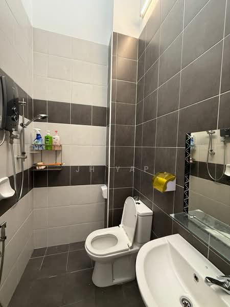 Terraced House for Rent in Kulai (Johor) - JH Yap - Bathroom - PropertyGuru.com.my