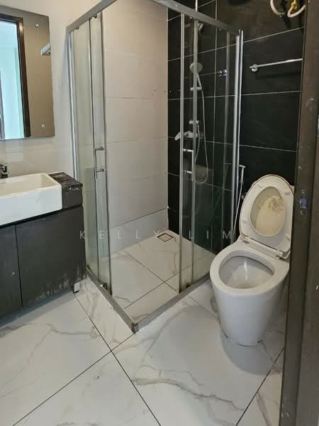 Condominium for Rent at Bay Laurel @ Country Garden Danga Bay - Kelly Lim - Bathroom - PropertyGuru.com.my