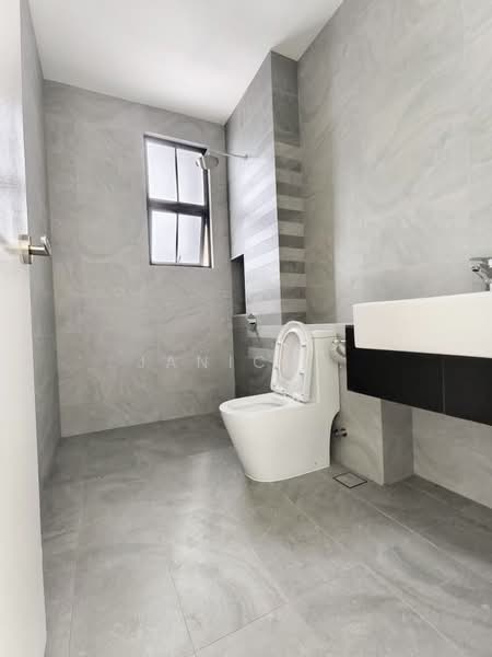 Setia Tropika Setia Tropika Setias Trooikas untuk Untuk Dijual - RM 1,390,000, Mac 2026 - Bathroom - PropertyGuru.com.my