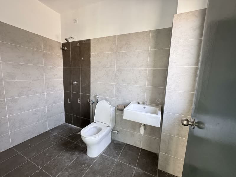 2-storey Terraced House for Sale in Taman Scientex Rawang (Rawang) - LEON WONG - Bathroom - PropertyGuru.com.my