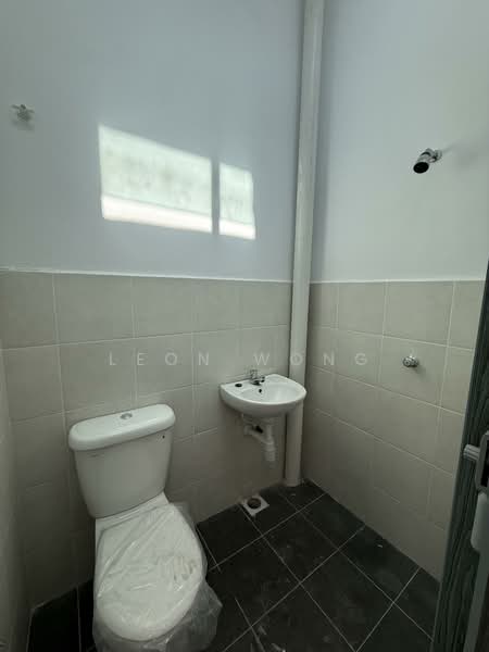 2-storey Terraced House for Rent in Taman Scientex Rawang (Rawang) - LEON WONG - Bathroom - PropertyGuru.com.my