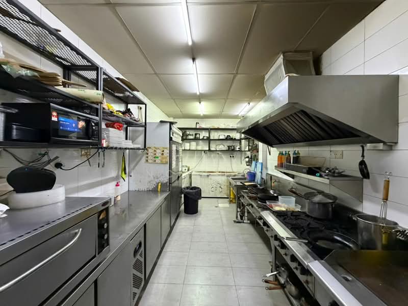 Taman Melaka Raya untuk Untuk Disewa - RM 12,000 /bulan, Mac 2026 - Kitchen - PropertyGuru.com.my