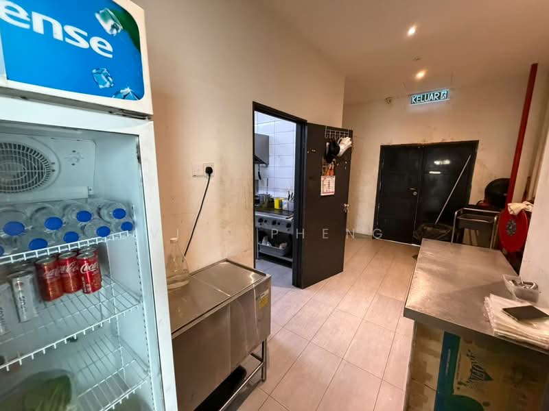 Taman Melaka Raya untuk Untuk Disewa - RM 12,000 /bulan, Mac 2026 - Kitchen - PropertyGuru.com.my