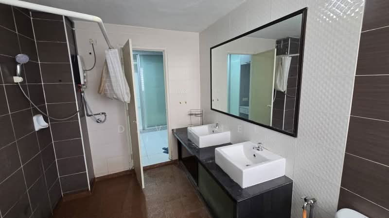Taman Naluri Indah untuk Untuk Disewa - RM 2,500 /bulan, Mac 2026 - Bathroom - PropertyGuru.com.my