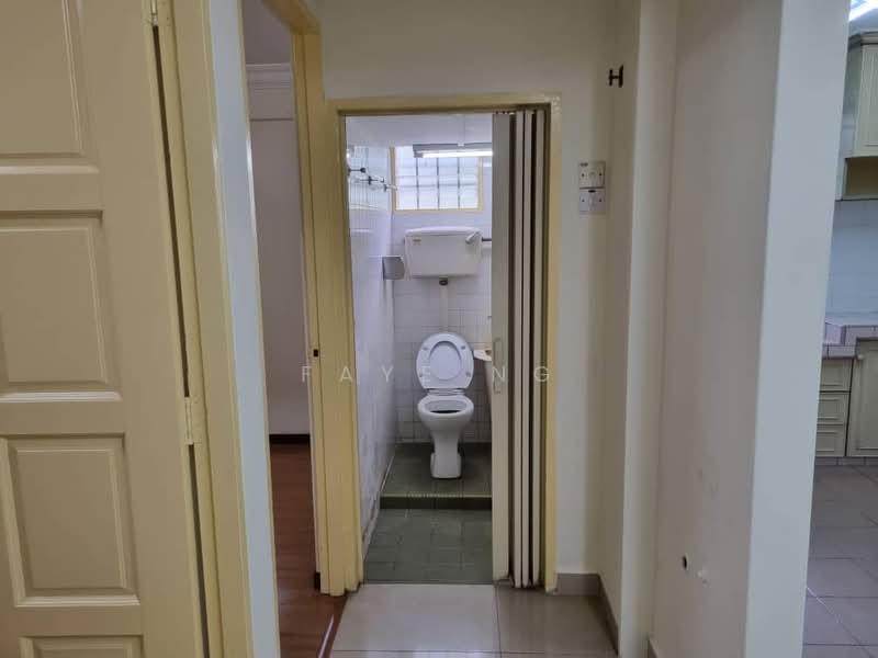 Flat for Rent at Desa Petaling Flat - Faye Ng - Bathroom - PropertyGuru.com.my