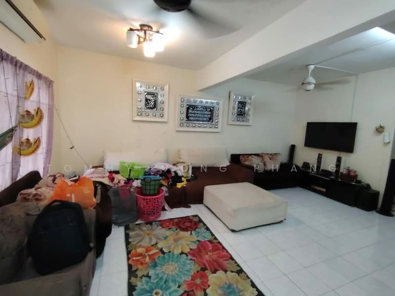 2-storey Terraced House for Sale in Taman Puncak Jalil (Seri Kembangan) - Tommy Wong Phang - Living Room - PropertyGuru.com.my
