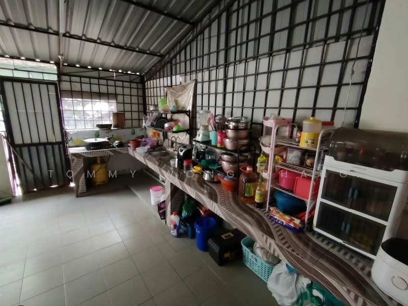 2-storey Terraced House for Sale in Taman Puncak Jalil (Seri Kembangan) - Tommy Wong Phang - Kitchen - PropertyGuru.com.my