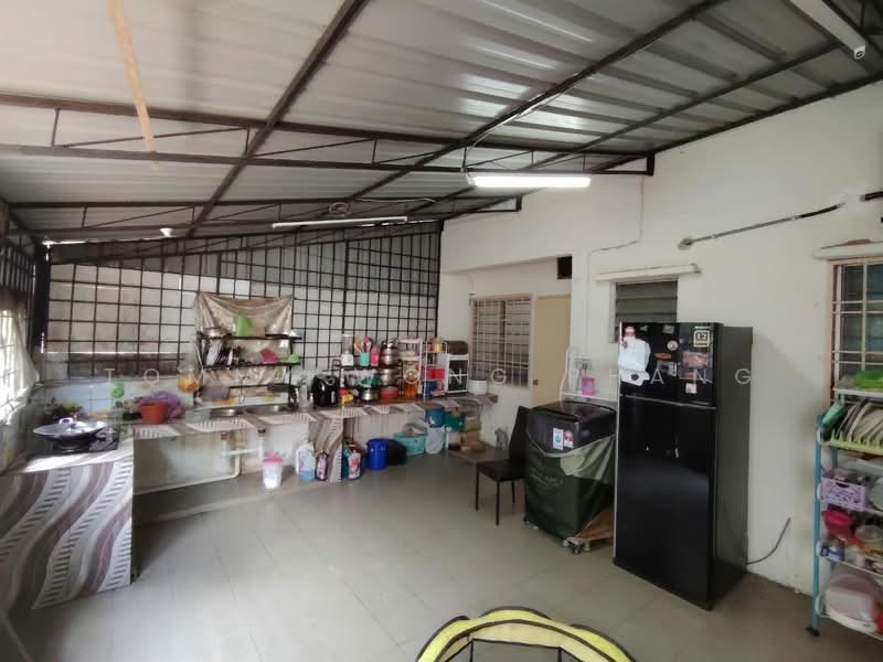 2-storey Terraced House for Sale in Taman Puncak Jalil (Seri Kembangan) - Tommy Wong Phang - Kitchen - PropertyGuru.com.my
