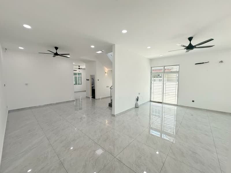 Taman Laman Kuda untuk Untuk Dijual - RM 650,000, Apr 2026 - Living Room - PropertyGuru.com.my