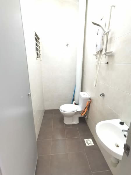 Puncak Saujana untuk Untuk Disewa - RM 1,100 /bulan, Mac 2026 - Bathroom - PropertyGuru.com.my