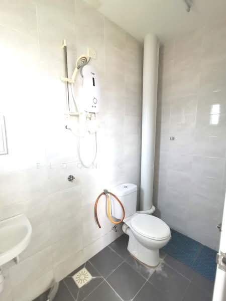 Puncak Saujana untuk Untuk Disewa - RM 1,100 /bulan, Mac 2026 - Bathroom - PropertyGuru.com.my