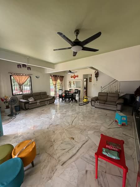 2-storey Terraced House for Sale in Bandar Indahpura (Kulai) - Kuu Chin - Living Room - PropertyGuru.com.my