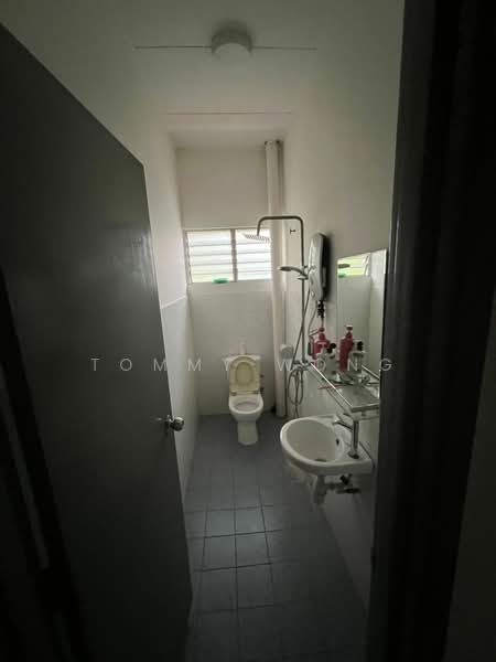 Taman Puncak Jalil untuk Untuk Dijual - RM 588,000, Mac 2026 - Bathroom - PropertyGuru.com.my