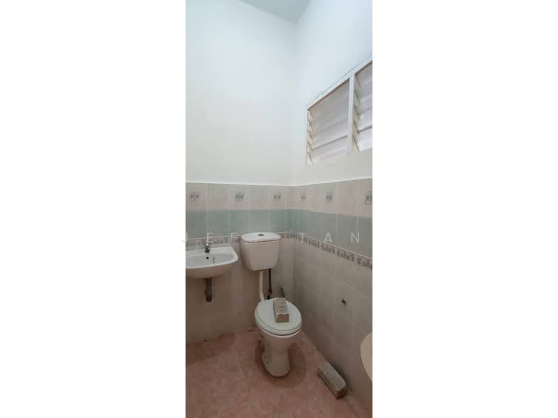 2-storey Terraced House for Sale in Panorama Lapangan Perdana (Ipoh) - Jeff Tan - Bathroom - PropertyGuru.com.my