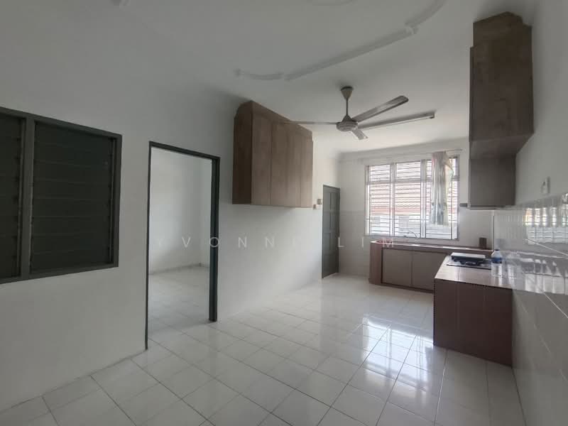 1-storey Terraced House for Sale in Taman Universiti (Skudai) - Yvonne Lim - Kitchen - PropertyGuru.com.my