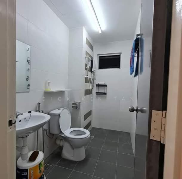 Apartment for Rent at One World 2 (1-Sky) - Dick Ken Tan - Bathroom - PropertyGuru.com.my