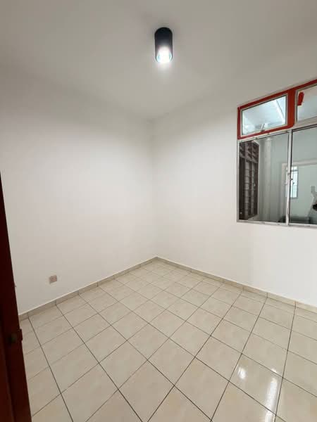 Pangsapuri untuk Disewa di Indah Court Apartment - Louis Tan - Interior - PropertyGuru.com.my