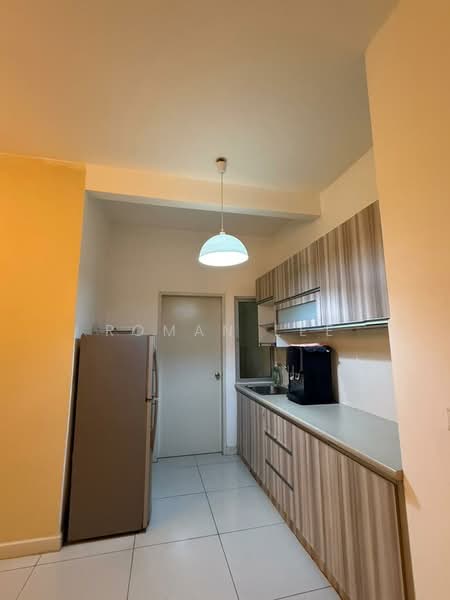 Servis Apartment untuk Disewa di Savanna Executive Suite @ Southville City - Roman Lee - Kitchen - PropertyGuru.com.my