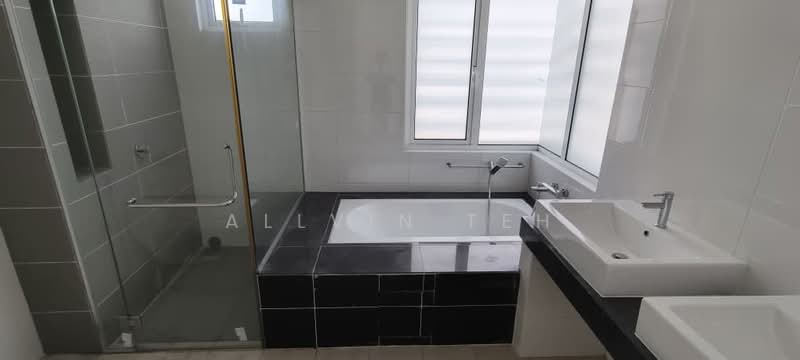Laman Vista Alam untuk Untuk Dijual - RM 1,200,000, Mac 2026 - Bathroom - PropertyGuru.com.my