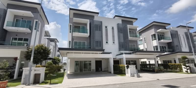 Laman Vista Alam untuk Untuk Dijual - RM 1,200,000, Mac 2026 - Exterior - PropertyGuru.com.my