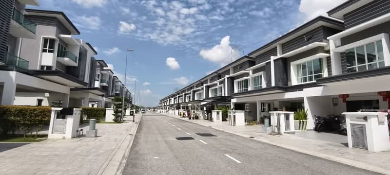 Laman Vista Alam untuk Untuk Dijual - RM 1,200,000, Mac 2026 - Exterior - PropertyGuru.com.my
