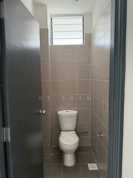 Shop / Office for Rent in Alam Suria (Puncak Alam) - HY Sham - Bathroom - PropertyGuru.com.my