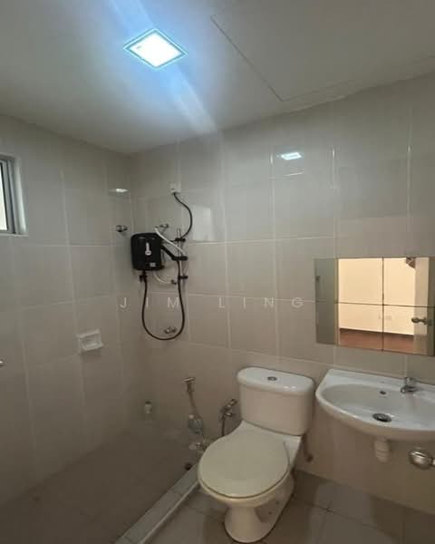 2-storey Terraced House for Rent in Kemuning Utama (Shah Alam) - Jim Ling - Bathroom - PropertyGuru.com.my