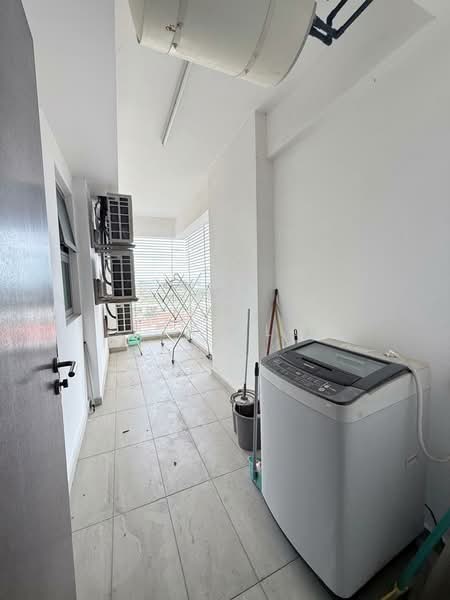 Apartment for Sale at Molek Pine 3 - Fiona Loo - Balcony - PropertyGuru.com.my