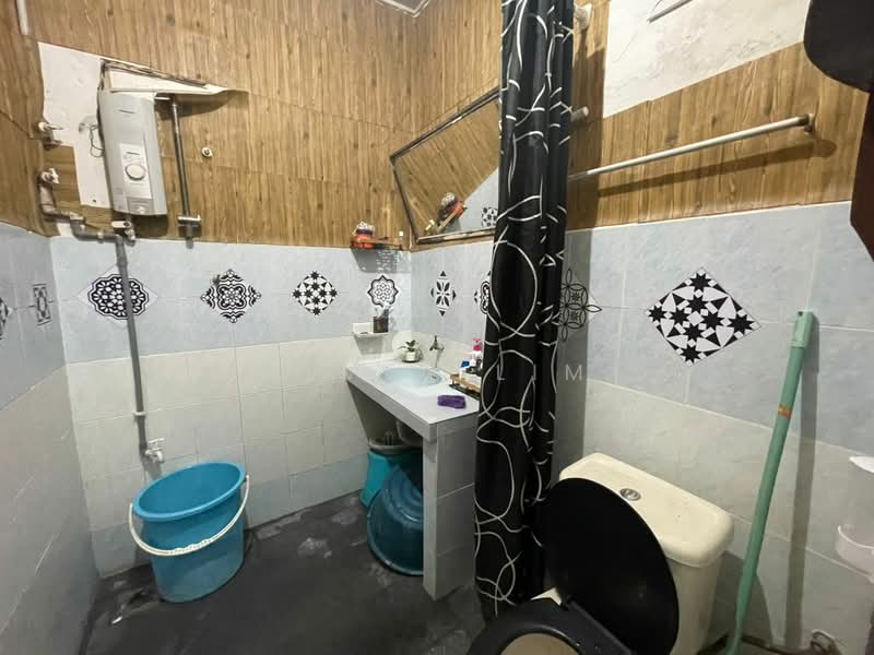 1-storey Terraced House for Sale in Kepong (Kuala Lumpur) - Alven Lim - Bathroom - PropertyGuru.com.my