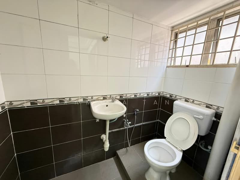 Taman Anika untuk Untuk Dijual - RM 98,000, Apr 2026 - Bathroom - PropertyGuru.com.my