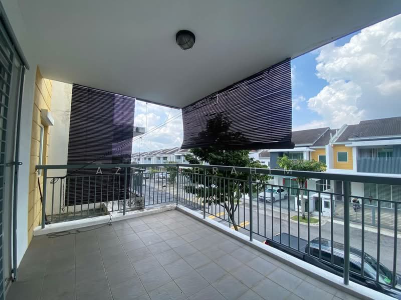 2.5-storey Terraced House for Sale in Taman Nadayu 92 (Kajang) - Azli Ibrahim - Balcony - PropertyGuru.com.my