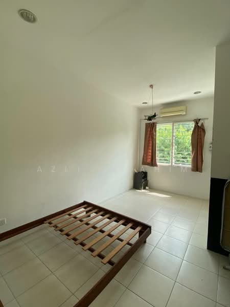 2.5-storey Terraced House for Sale in Taman Nadayu 92 (Kajang) - Azli Ibrahim - Bedroom - PropertyGuru.com.my